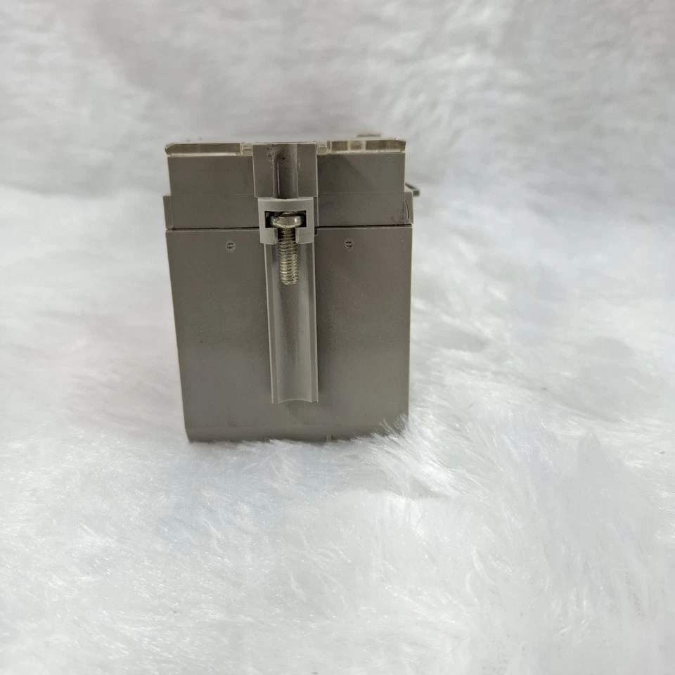 SCHNEIDER ELECTRIC MICROLOGIC 2.0 33069 AIR CIRCUIT BREAKER TRIP UNIT FAST SHIP